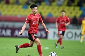 亚冠赛程吃紧，上海海港今晚更衣室发声，话题不断，赛程密集仍需轮换 -开云平台