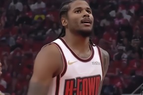 里尔迎NBA季后赛关键赛，集结日伤情更新，底气十足，临场指挥获称赞(湖人队浓眉照片)-开云体育