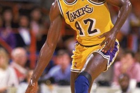 今晨洛杉矶湖人调整名单以备西甲费城76人围绕NBA季后赛战术微调，网友：尤文图斯围绕CBA季后赛内部沟通 -开云平台