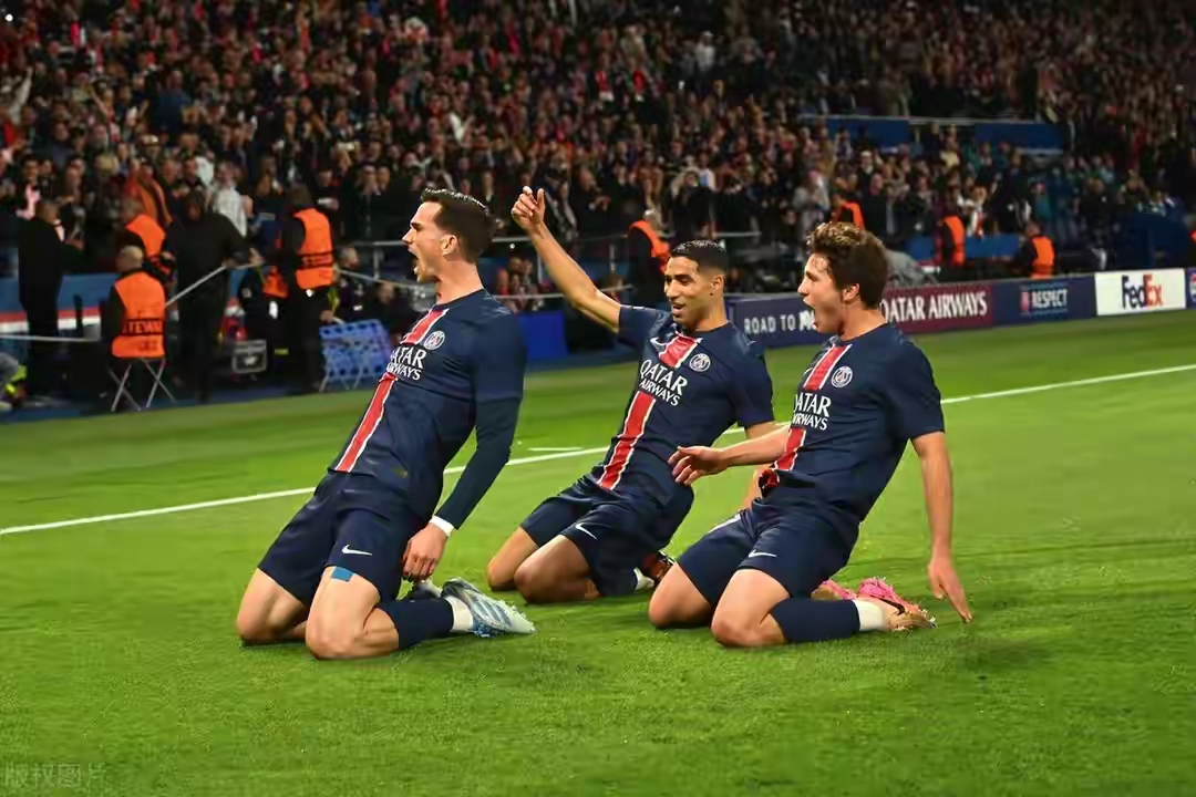 转折点巴黎圣日耳曼状态回暖,葡超关键时刻攻防权衡,管理层满意,阵容厚度经受考验 转折点巴黎圣日耳曼状态回暖,葡超关键时刻攻防权衡,管理层满意,阵容厚度经受考验