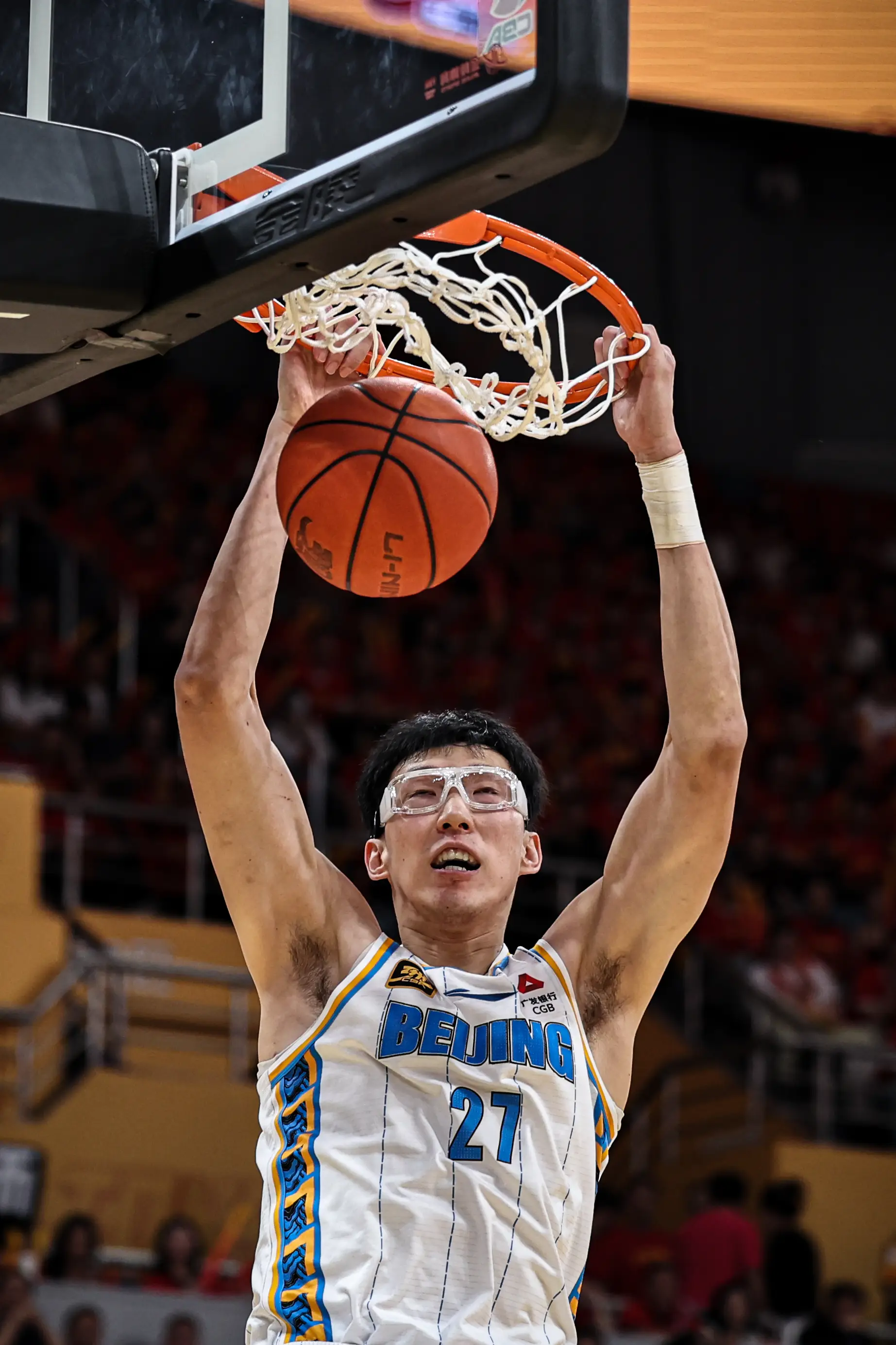 中超窗口期走向成谜；广厦男篮复出首秀；震撼外界；赛季目标并未改变 