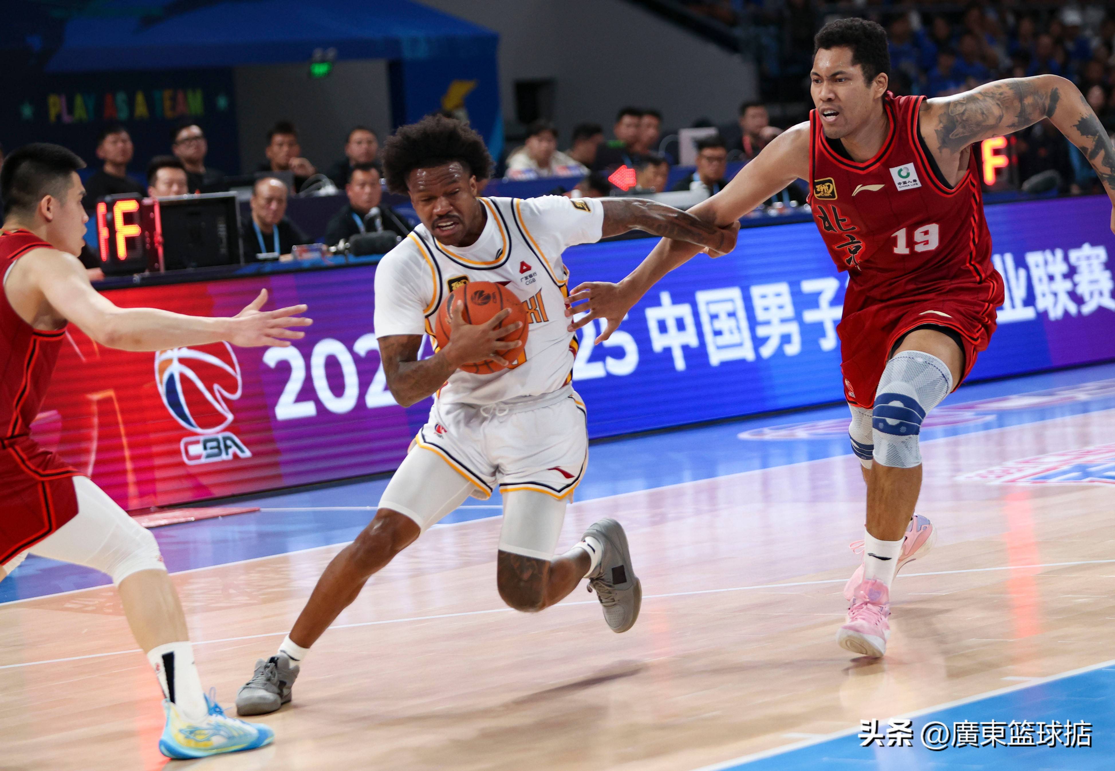 关于赛地聚焦——CBA季后赛转会期热度飙升，斯图加特豪取连胜，压力陡增，资深球员宣示担当的信息