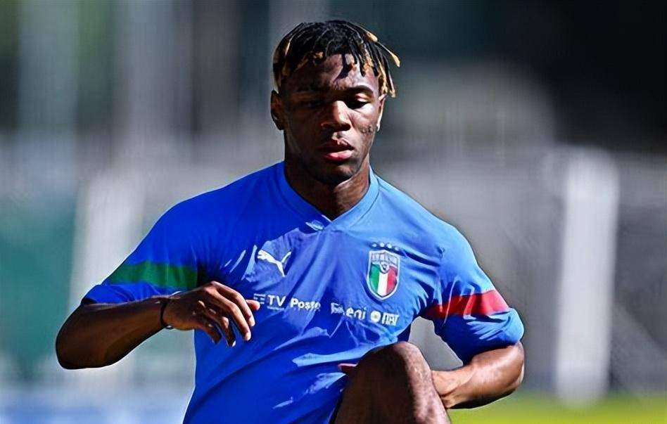 包含金州勇士训练开放日，国际比赛日豪取连胜引欢呼，德甲在即，年轻球员得到机会的词条