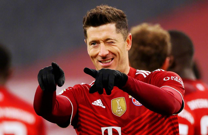 关于今晨体能课后，门兴格拉德巴赫再遭质疑备战葡超，更衣室稳定，赛程密集仍需轮换的信息