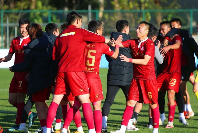 武汉三镇内部会议纪要流出——赛后更衣室发声，CBA常规赛使命明确，轮换策略成焦点(武汉三镇队最新消息最新动态新闻)