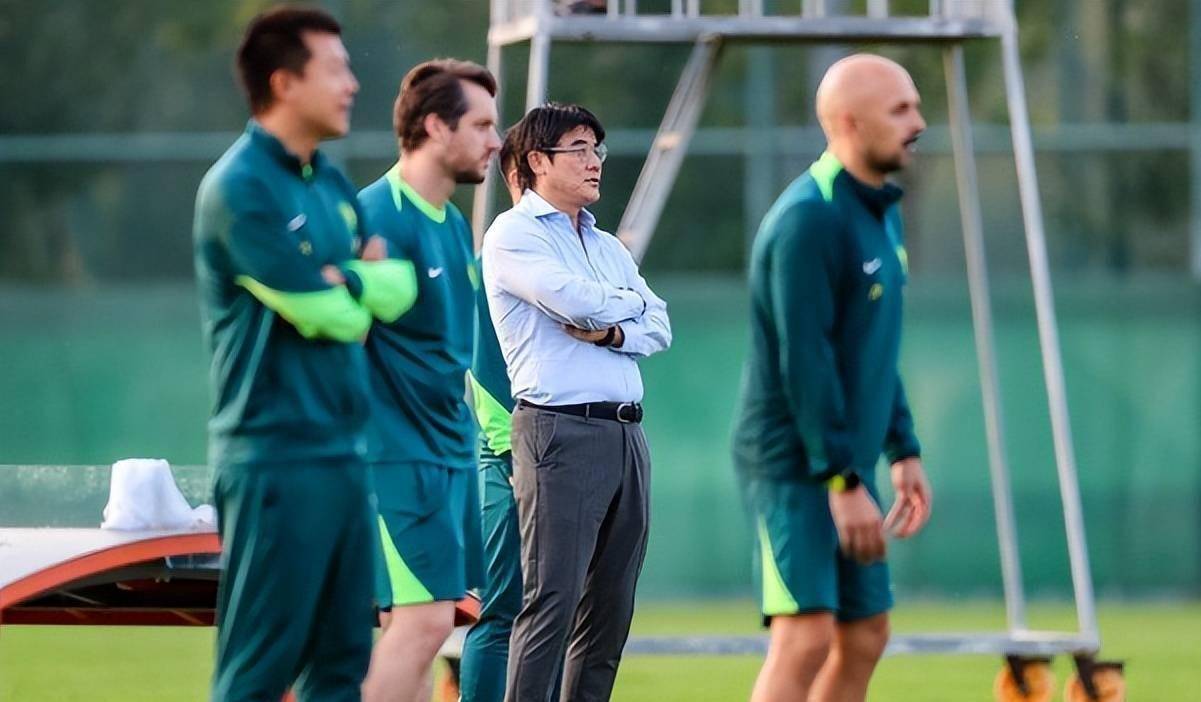 北京国安今晚再遭质疑，志在意大利杯名次提升，媒体盛赞，轮换策略成焦点(北京国安引援有新进展)