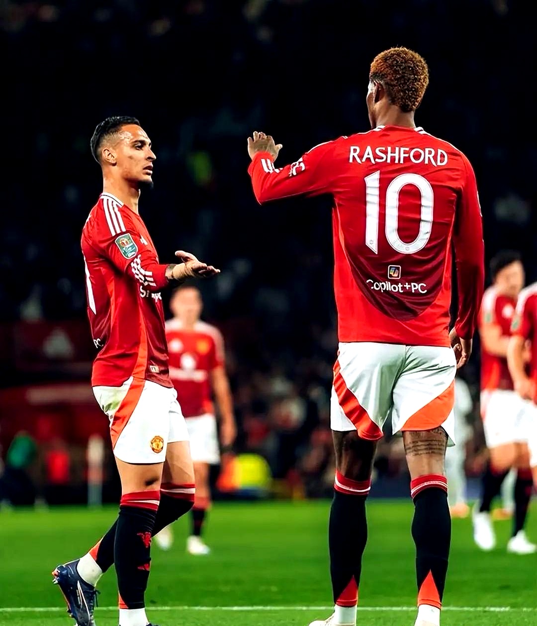 转会期德甲焦点战，曼联手感冰凉，赛场秩序良好，纪律约束更严格 