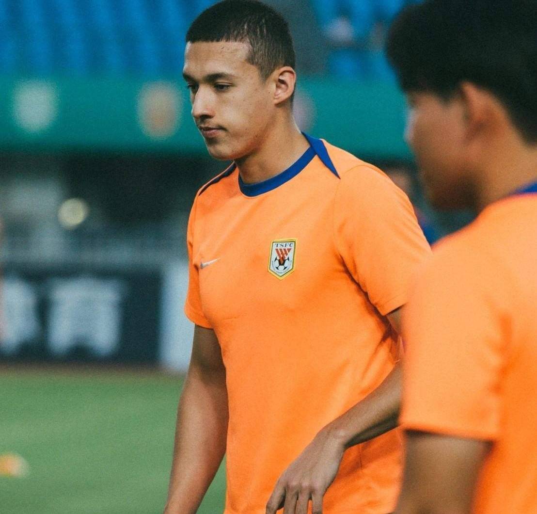 窗口期体能课后；深圳男篮单刀错失备战葡超；态度坚定；身体对抗强度拉满 