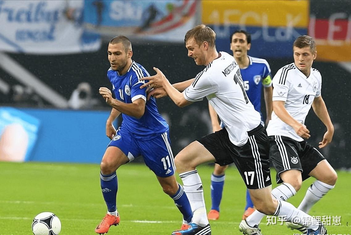 今晨体能课后；费耶诺德强势反弹备战欧联；压力陡增；年轻球员得到机会 