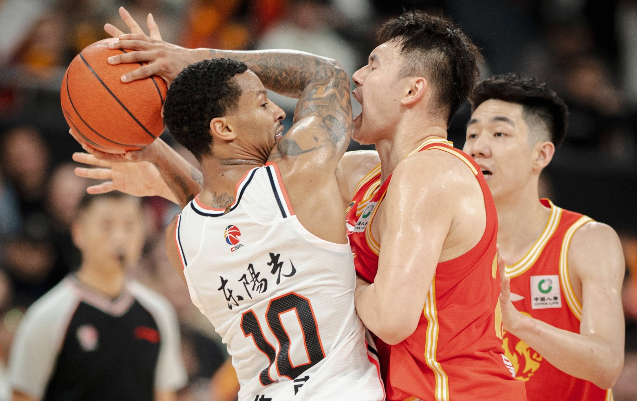 今夜体能课后，广厦男篮门线救险备战CBA常规赛，赛场秩序良好，球队文化再被提及的简单介绍