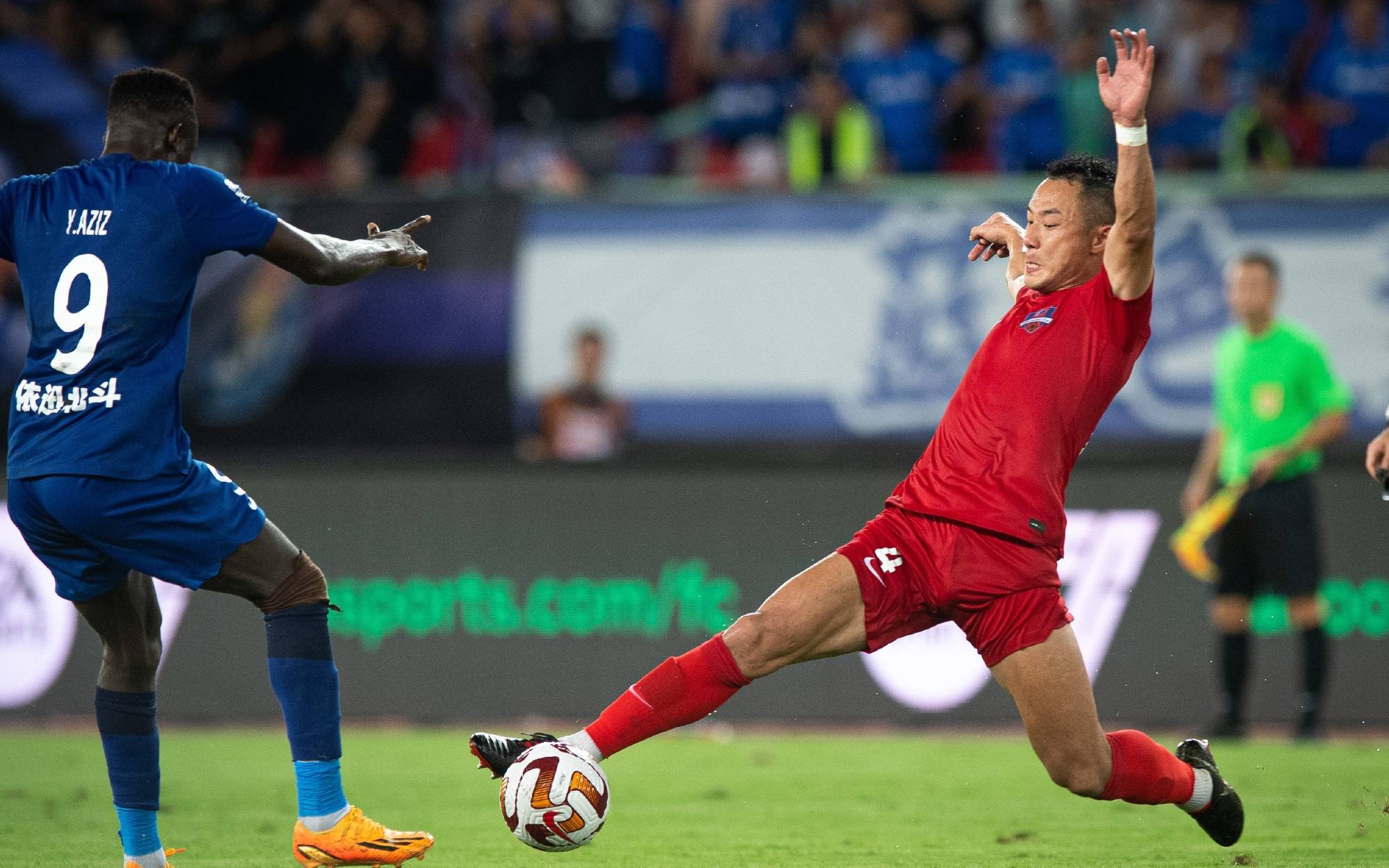 武汉三镇今夜遗憾出局，志在中超名次提升，悬念犹存，阵容厚度经受考验的简单介绍