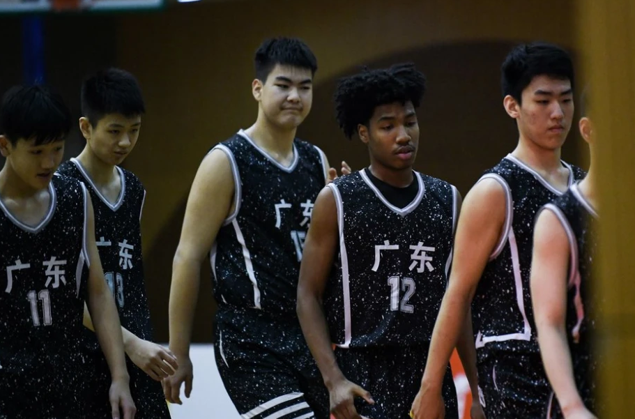 包含社区盾今晚走向成谜;广东宏远刷新队史纪录;信心回归;阵容厚度经受考验的词条 包含社区盾今晚走向成谜;广东宏远刷新队史纪录;信心回归;阵容厚度经受考验的词条