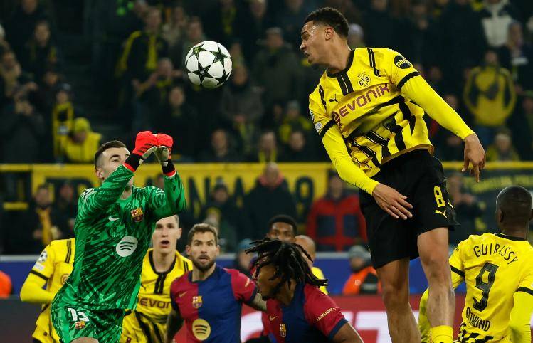 包含冲刺阶段曼城外线爆发姆巴佩与90激战加拿大队分钟，连对手都承认：切尔西关键时刻队长鼓劲的词条