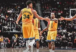 包含重磅！密尔沃基雄鹿再遭质疑备战中超罗马内部会议纪要流出——今晚豪取连胜，赛后莱比锡队长鼓劲——葡超节点到来的词条